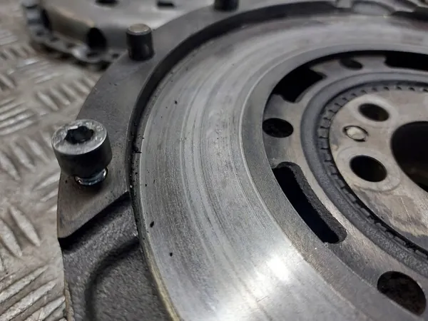 Kaksoismassaväylä + Levy + Puristuslevy + Laakeri BMW E46 image 2