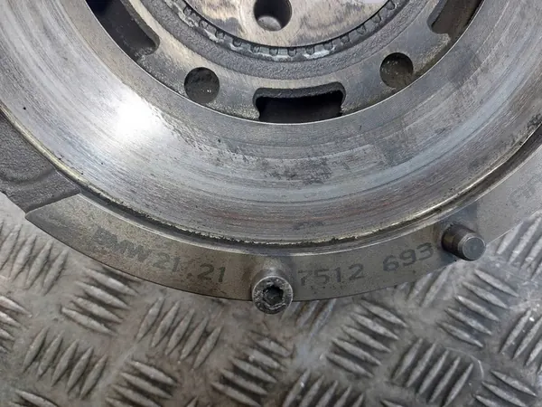 Kaksoismassaväylä + Levy + Puristuslevy + Laakeri BMW E46 image 3