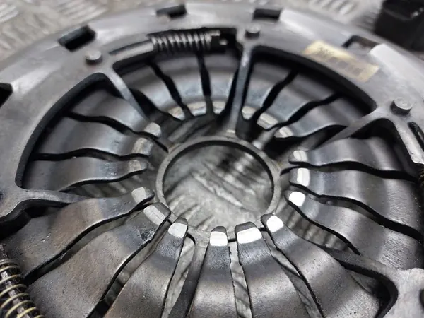 Kaksoismassaväylä + Levy + Puristuslevy + Laakeri BMW E46 image 4