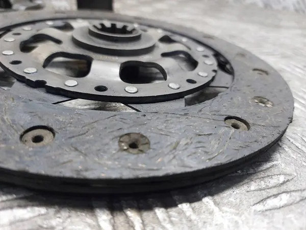 Kaksoismassaväylä + Levy + Puristuslevy + Laakeri BMW E46 image 5