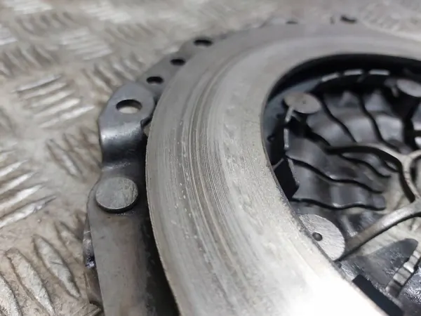 Kaksoismassaväylä + Levy + Puristuslevy + Laakeri BMW E46 image 8