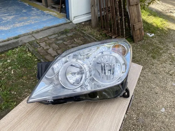 OPEL ASTRA H III LIFT FARO IZQUIERDO 93190069LH image 2