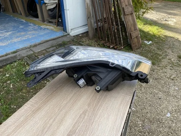 OPEL ASTRA H III LIFT FARO IZQUIERDO 93190069LH image 3