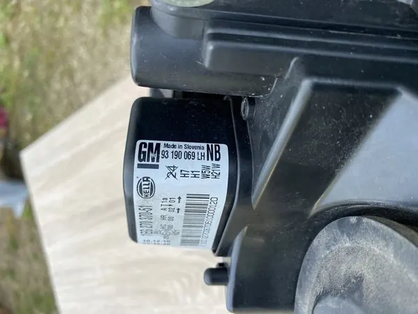 OPEL ASTRA H III LIFT FARO IZQUIERDO 93190069LH image 5