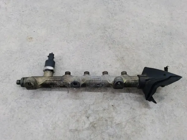 Rampe d'injection diesel OEM 8200023961 pour Opel Movano image 7