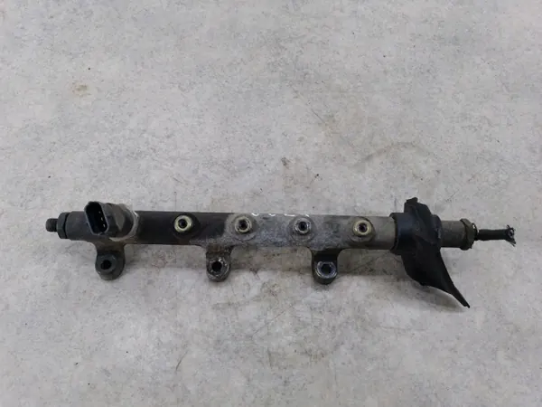 Rampe d'injection diesel OEM 8200023961 pour Opel Movano image 8