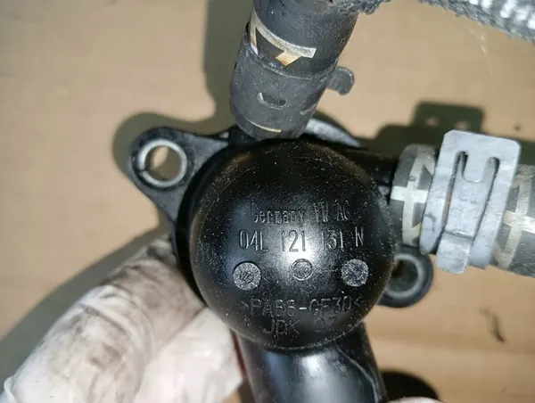 Vesijäähdytyslinja VW Audi Skoda Seat 2.0 TDI OEM image 2