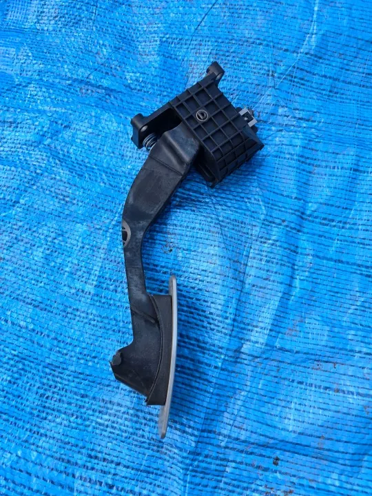 Gaspedal Fiat 500 Abarth OEM 52082036018 image 3