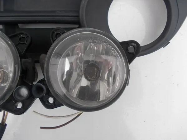 Farol de Neblina Skoda Fabia II OE 7H0 941700 C image 3