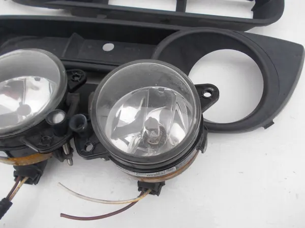 Farol de Neblina Skoda Fabia II OE 7H0 941700 C image 4