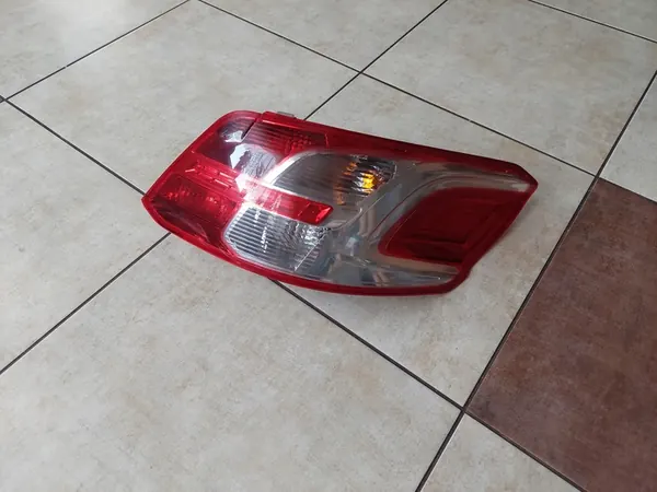 Lámpara trasera derecha - Peugeot 301 image 2