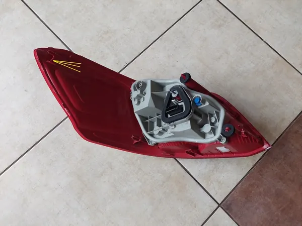 Lámpara trasera derecha - Peugeot 301 image 3