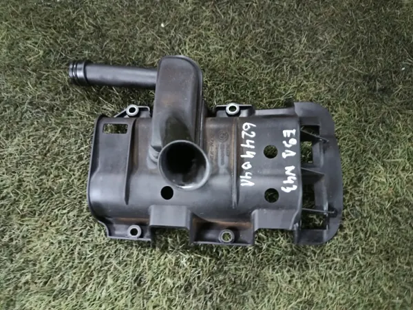 BMW Ölabscheider OEM 11417564233 - Gebraucht image 2
