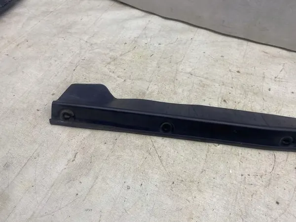 Joint d'aile avant droit OEM Mazda CX-9 2016+ image 3