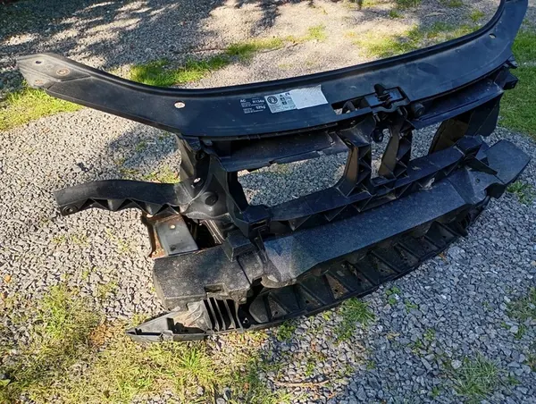 Reforço de para-choque dianteiro VW Touran I Lift image 3