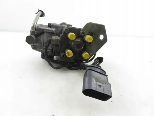 Pompe à injection Skoda OE 038130107D d'occasion image 4