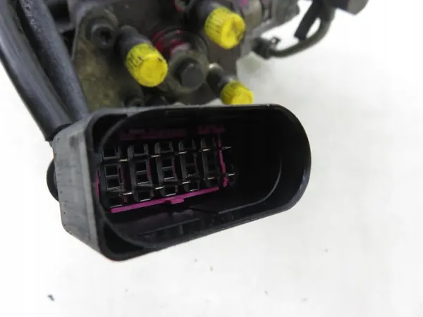 Pompe à injection Skoda OE 038130107D d'occasion image 7