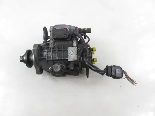 Pompe à injection Skoda OE 038130107D d'occasion image 8