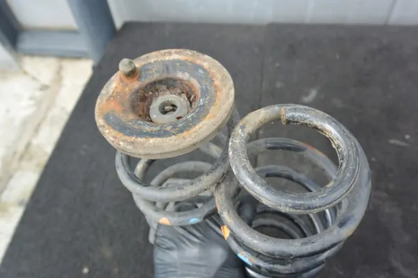 Hinterfeder-Satz OEM SPRĘŻYNA TYLNA TYŁ VW image 4