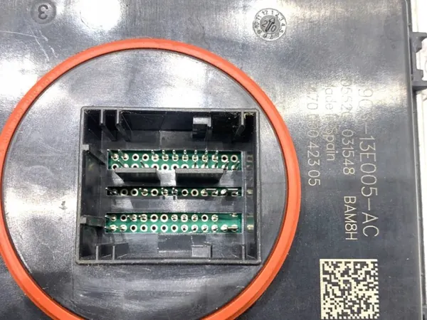 Module convertisseur LED OEM J9C3-13E005-AC Jaguar E-Pace image 3