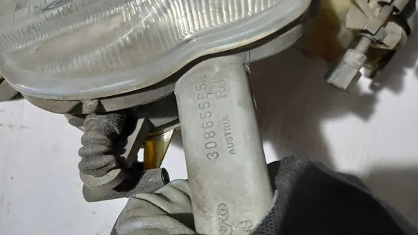 Farol Direito Volvo S40 V40 Lift 00-04 image 4