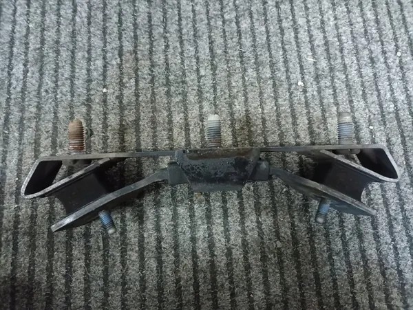 Support de boîte OEM 68271535AA pour Jeep Wrangler image 2