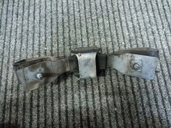 Support de boîte OEM 68271535AA pour Jeep Wrangler image 3