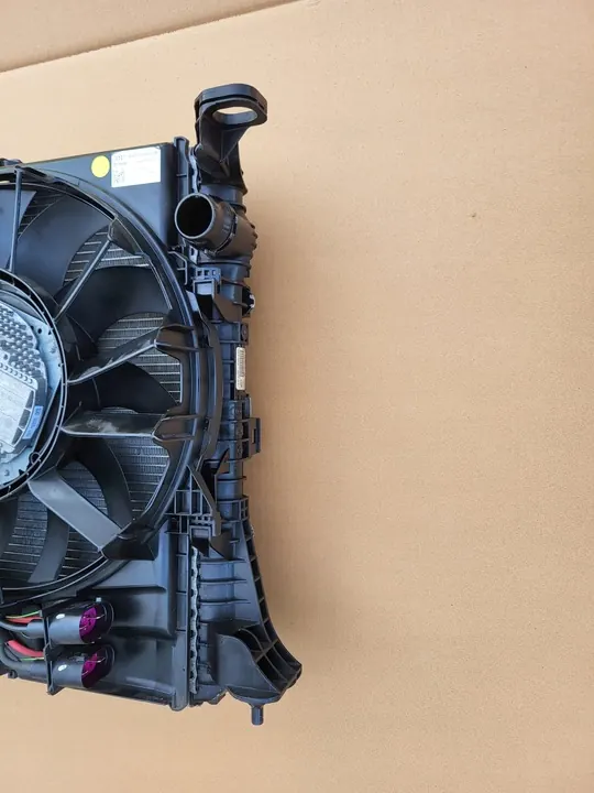 Conjunto de radiadores Audi RS6 C7 2013-2018 OEM image 4