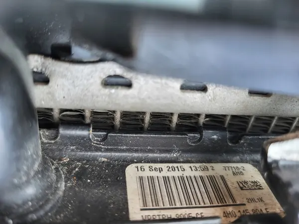 Conjunto de radiadores Audi RS6 C7 2013-2018 OEM image 8