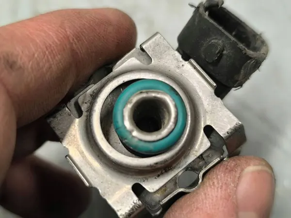 Injecteur AdBlue Range Rover Vogue L405 4.4 Diesel OEM image 3