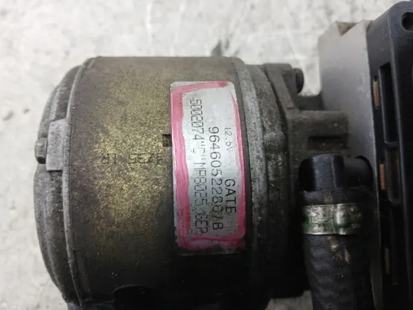 Bomba de suspensão Citroen C5 I OEM 9646052280B image 3