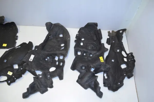 Isolamento acústico OEM 9483892 para BMW 3 Touring G21 image 3
