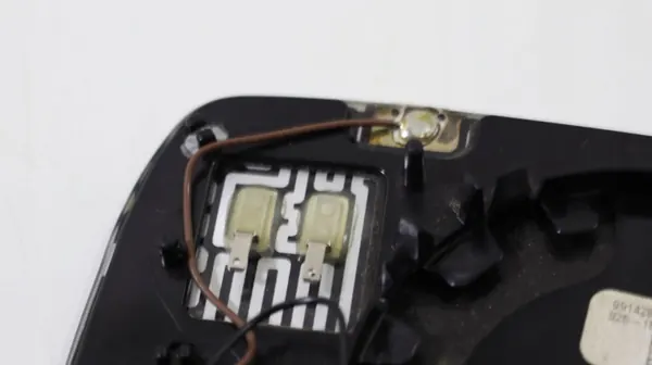 Insert Miroir Tesla OEM 1042525-00-A Côté Gauche image 5