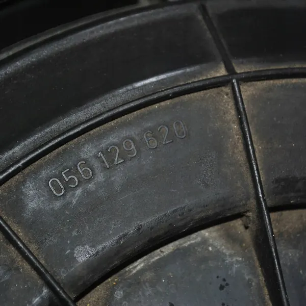 Ilmansuodattimen kotelo AUDI 80 AVANT 2.0L bensiini 056129620 image 4