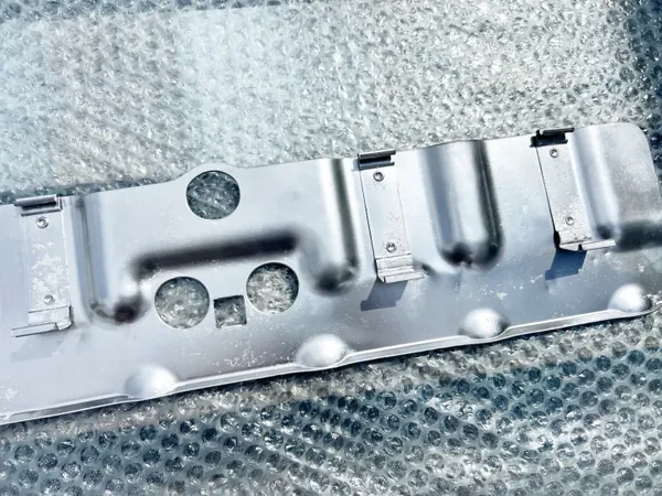 Protector térmico tapa válvulas BMW OEM 2247448 image 6