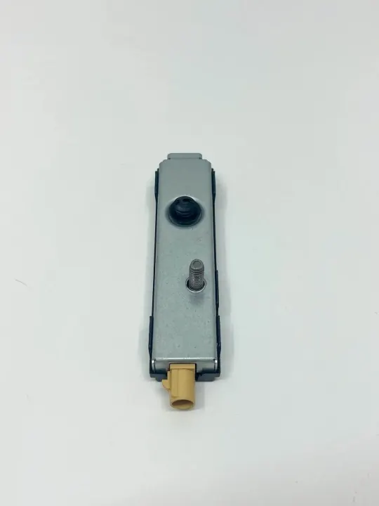 Mercedes-Benz A2319059700 Antenneversterker Gebruikt image 4