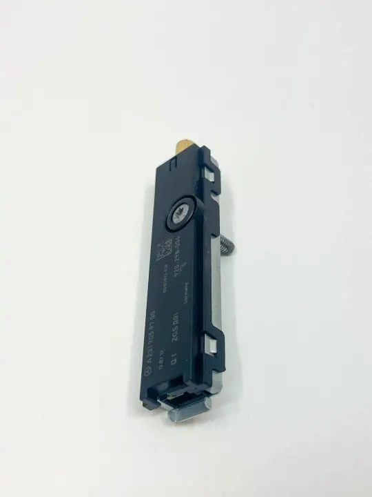 Mercedes-Benz A2319059700 Antenneversterker Gebruikt image 7