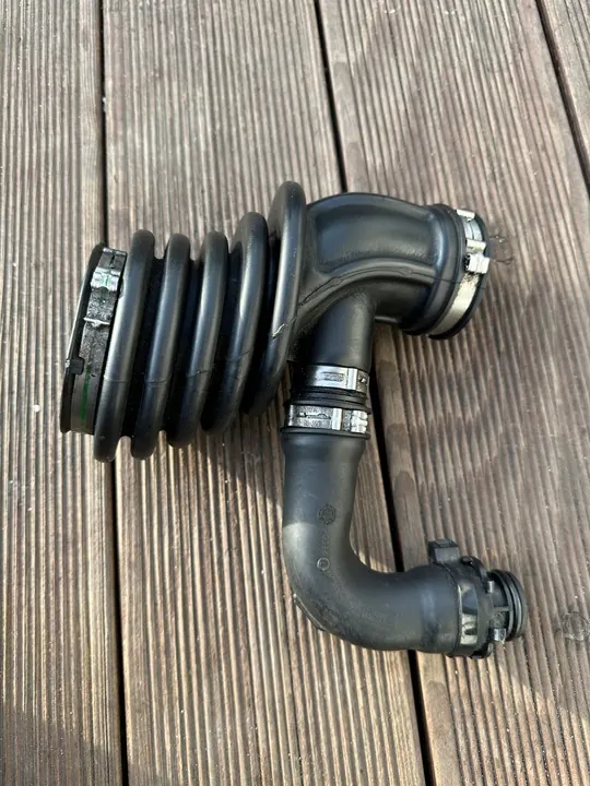 Tubo de Filtro de Aire Volvo C30 S40 V50 image 2