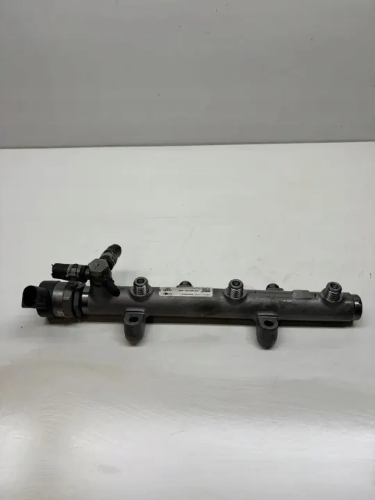 Rail d'injection Audi A6 C6 3.0 TDI OEM 059130090AH image 2