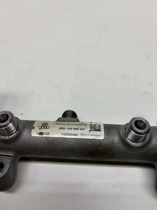 Rail d'injection Audi A6 C6 3.0 TDI OEM 059130090AH image 4