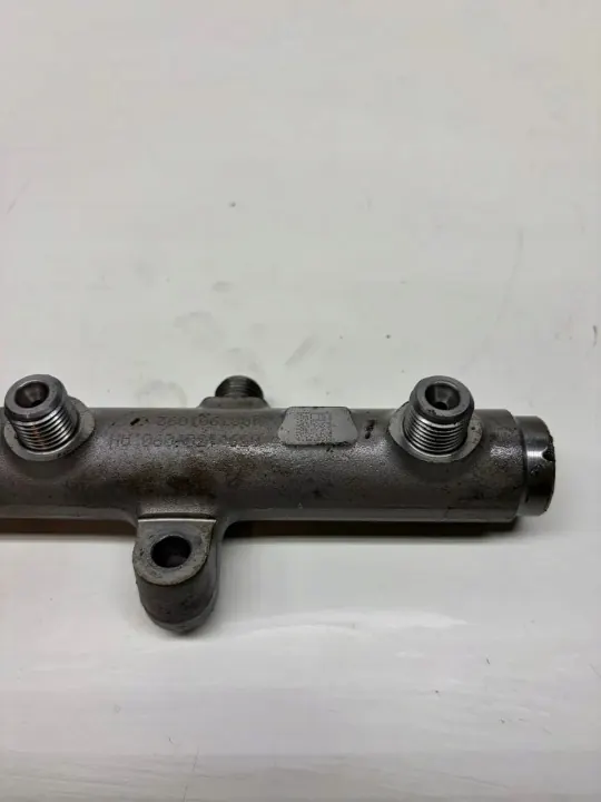 Rail d'injection Audi A6 C6 3.0 TDI OEM 059130090AH image 5