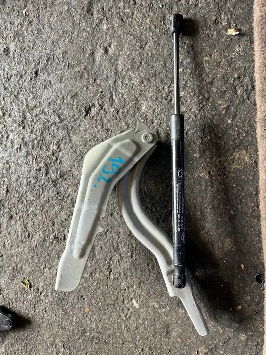 HYUNDAI SANTA FE IV Bisagra de capó derecha 81161-S1000 image 2