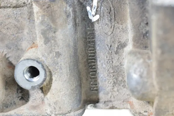 Cárter de aceite 6C1Q6U004B1F para Ford Transit 2.4TDCI image 3