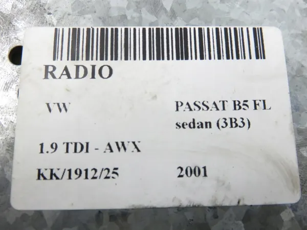 Radio usado OEM 1J0035152F para VW Passat B5 FL image 7