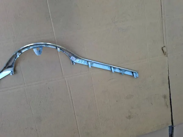 Toyota OE 53121-0D250 grille trim / protection image 6