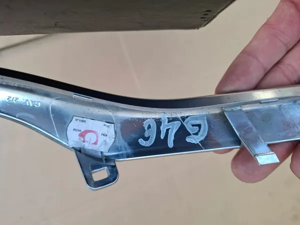 Toyota OE 53121-0D250 grille trim / protection image 7