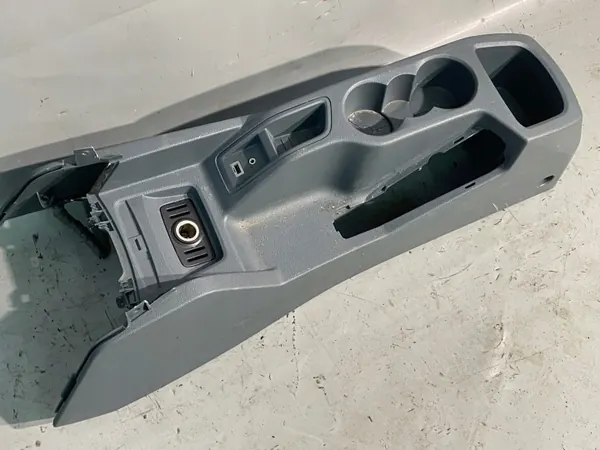 Ford C-MAX Keskikonsolin Peite OEM AM51-R046C11AD image 3