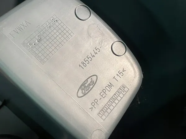 Ford C-MAX Keskikonsolin Peite OEM AM51-R046C11AD image 4