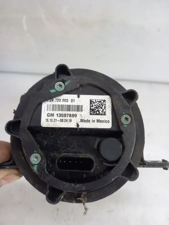Vattenpump Opel Ampera Volt 13597899 image 2