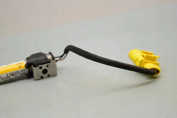 Huvudgångsbehållare AUDI Q5 (FY) 80A823823D image 6